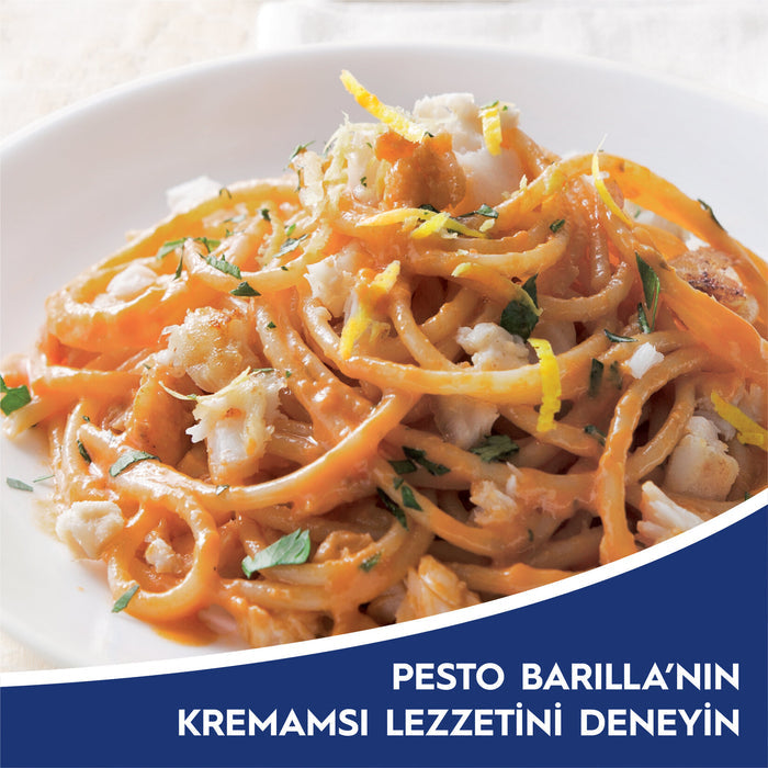 Barilla Walnut Pesto Pasta Sauce brings together the rich taste of walnuts, basil, and aged Italian cheese for a creamy and flavorful pasta experience.