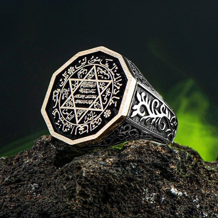 Rooted in centuries of spiritual artistry, this Turkish Sterling Silver Ring with Seal of Solomon features the revered six-pointed star known as the Seal of Solomon (Muhr-u Suleyman).